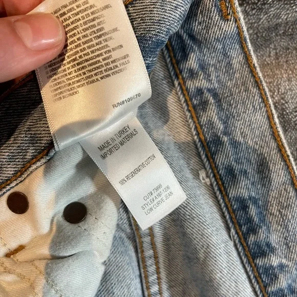 AGOLDE Low Curve Wide Leg Jeans in Force 25 - Picture 8 of 8